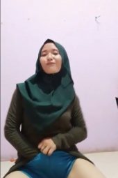 Tangan Nakal Jilbab Rogoh Daleman Echa